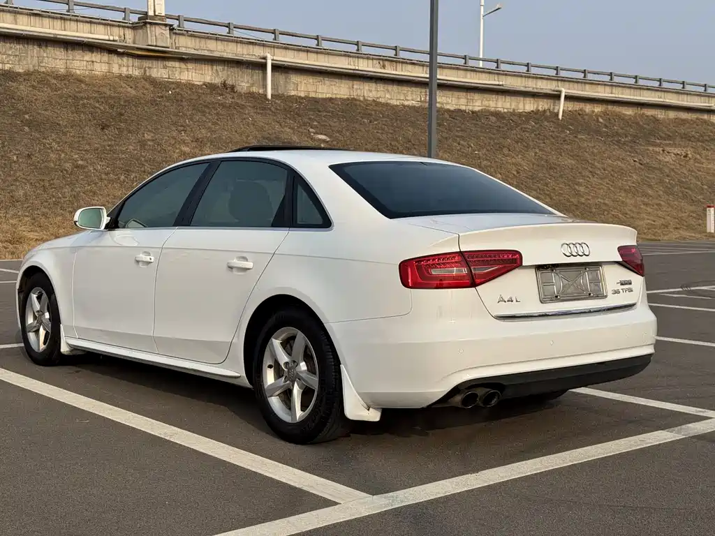 Audi A4L 2015 — фото 6