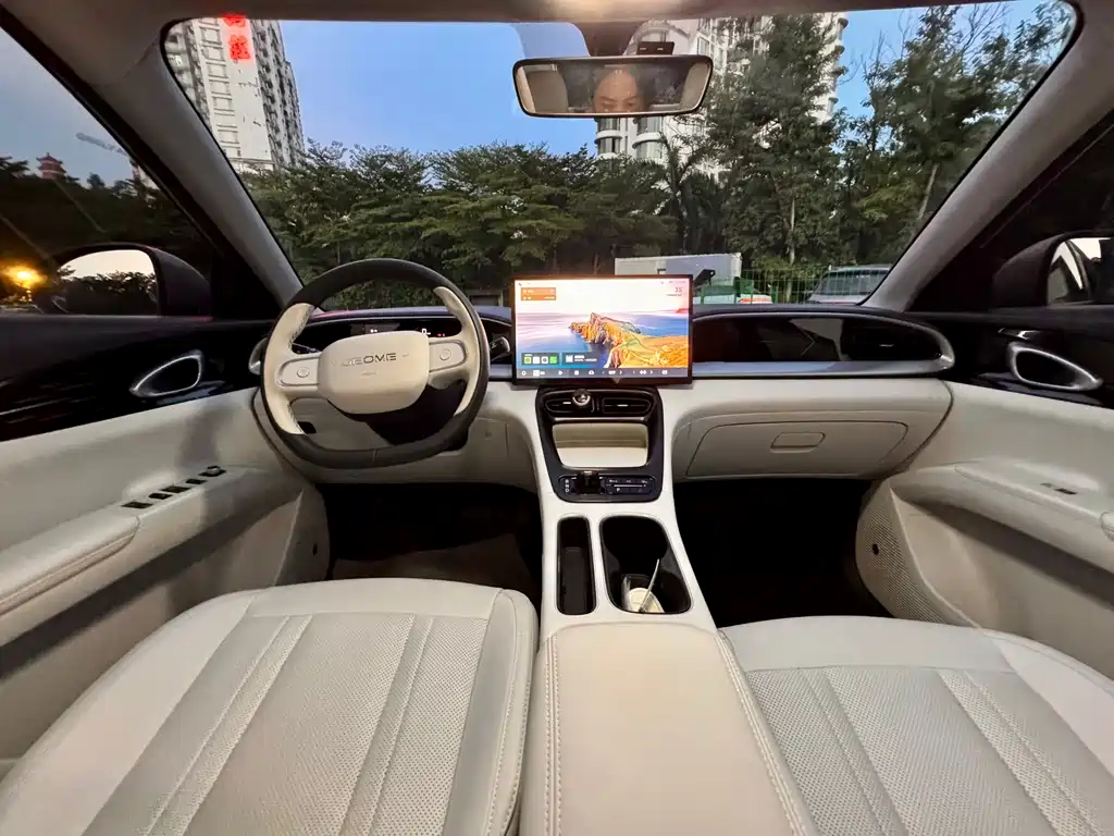 Geely Galaxy Starwish 2025 — фото 9