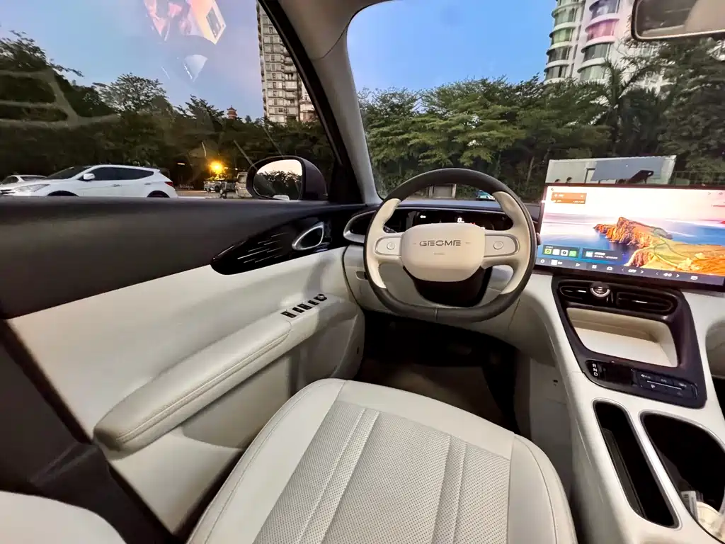 Geely Galaxy Starwish 2025 — фото 10