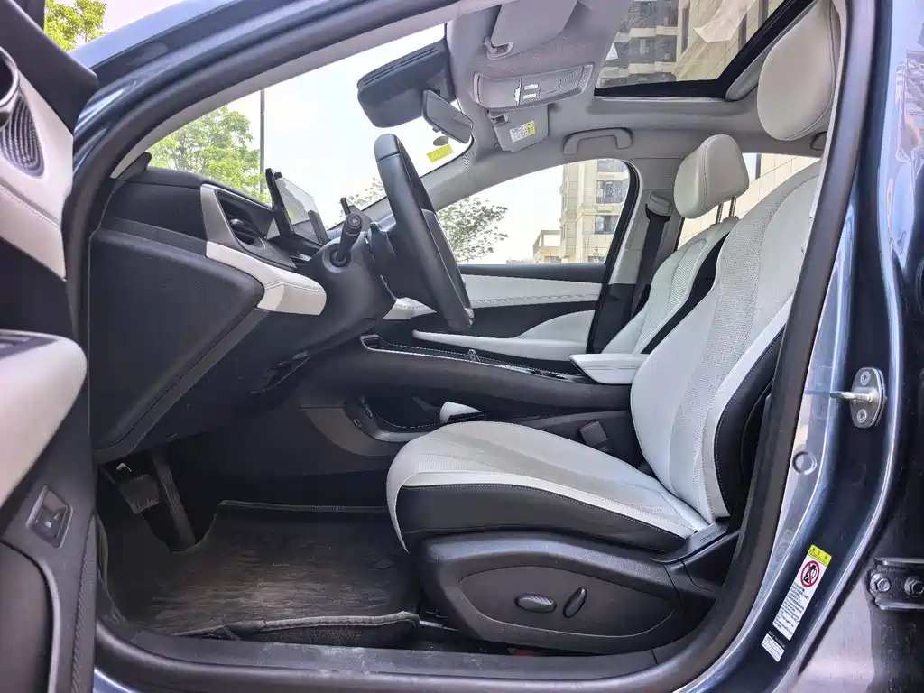 BYD Seal 05 DM-i 2025 — фото 11