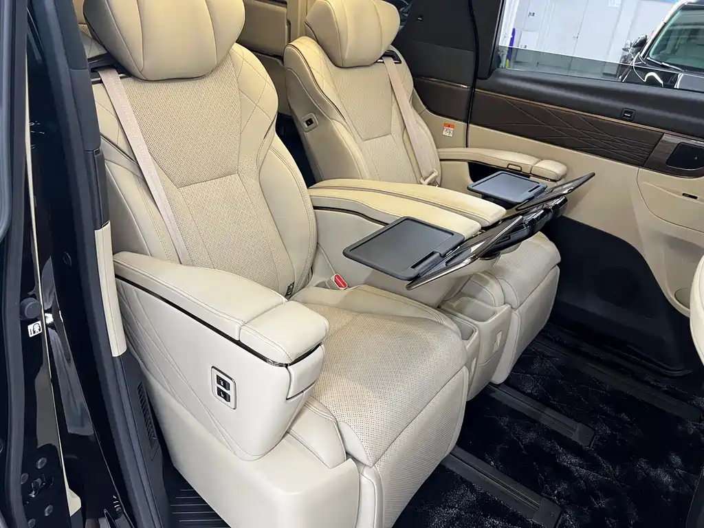 Toyota Vellfire 2024 — фото 14