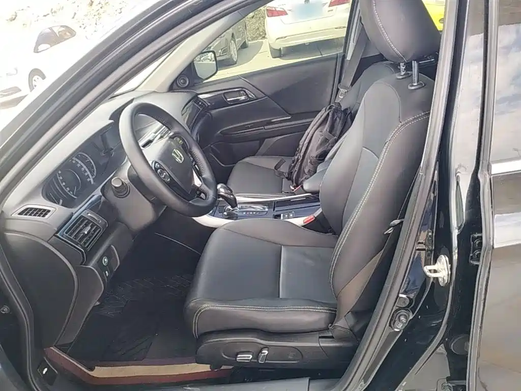 Honda Accord 2017 — фото 15