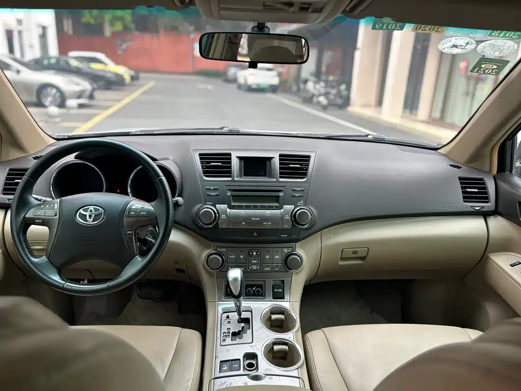 Toyota Highlander 2010 — фото 21