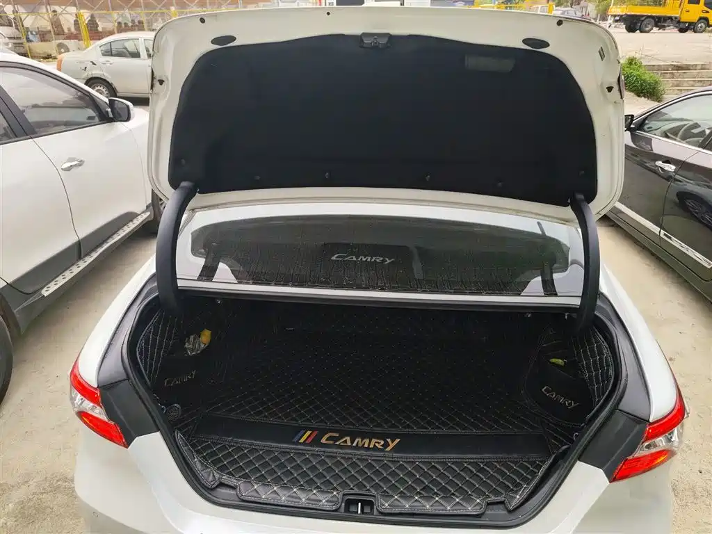 Toyota Camry 2020 — фото 19