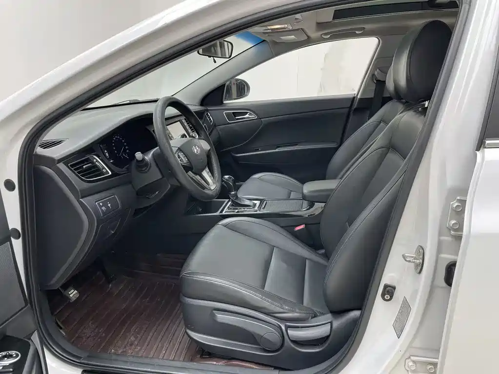 Hyundai Mistra 2016 — фото 8