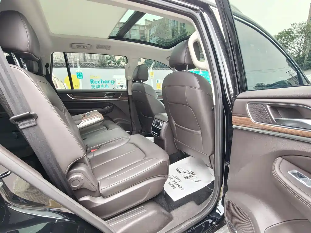 Roewe RX8 2020