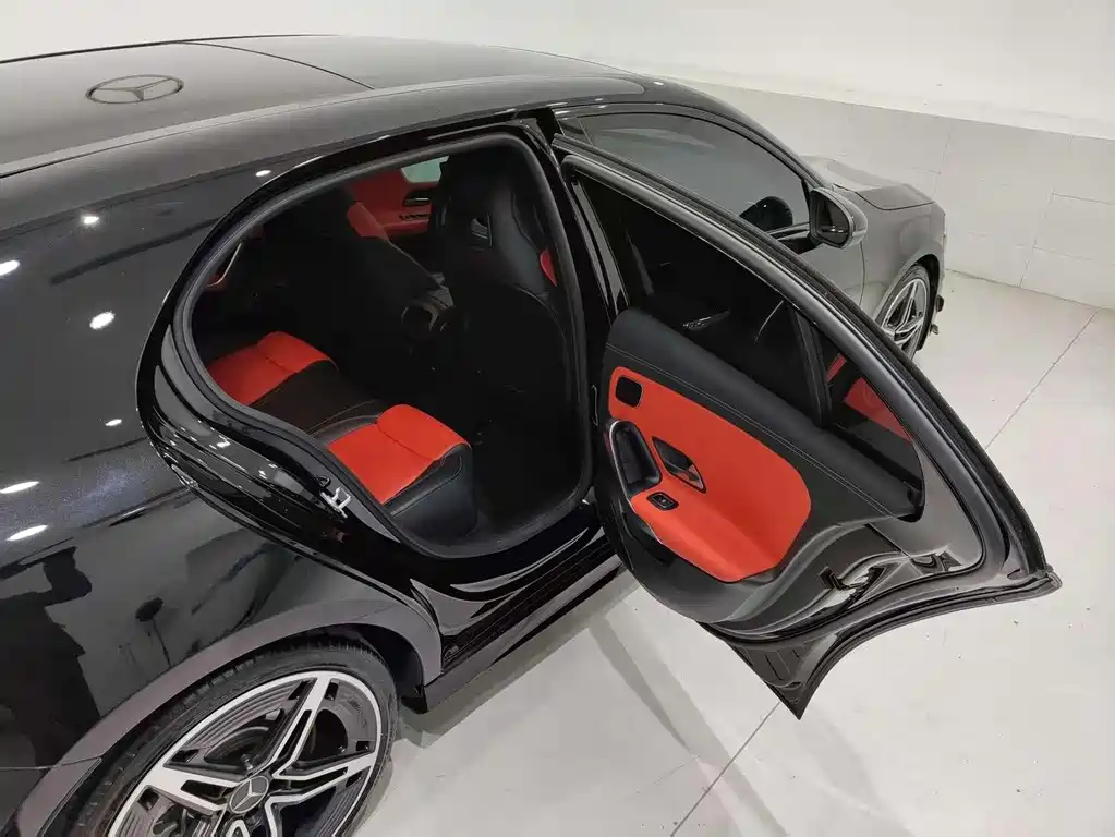 Mercedes-Benz A-Class AMG 2024 — фото 17