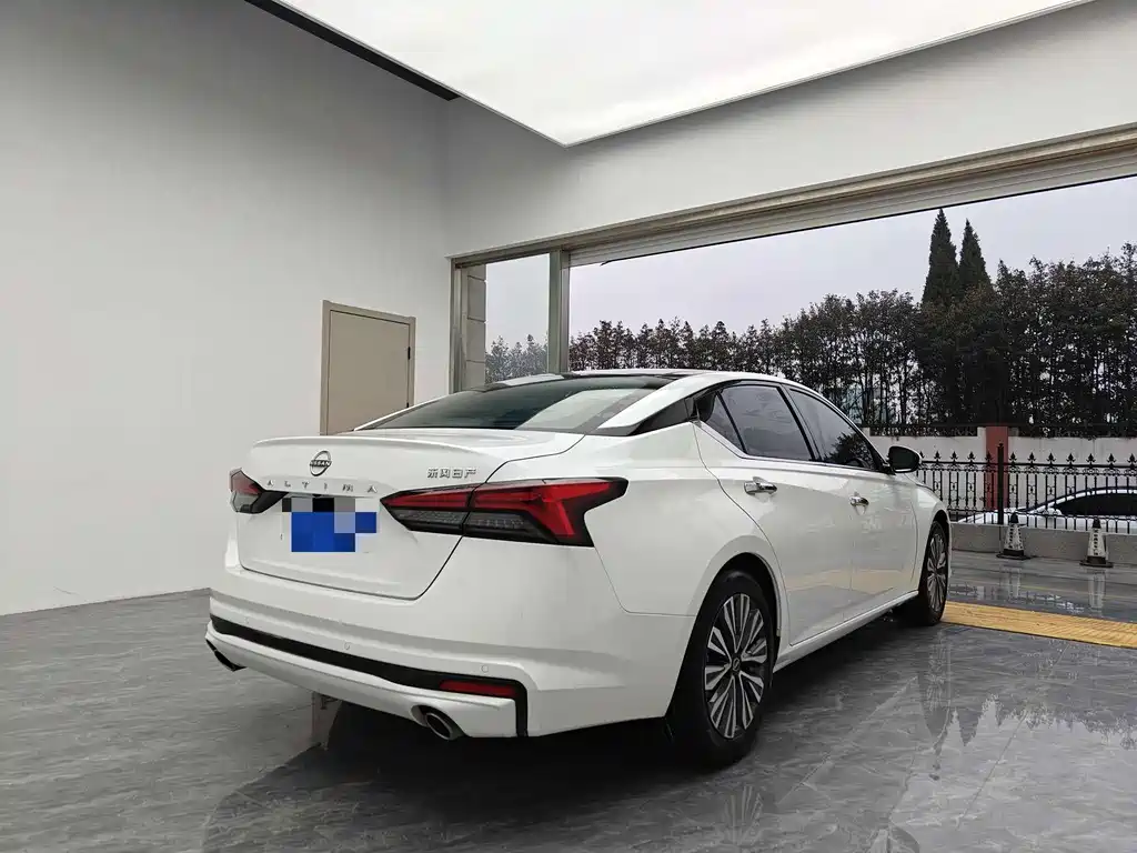 Nissan Teana 2023