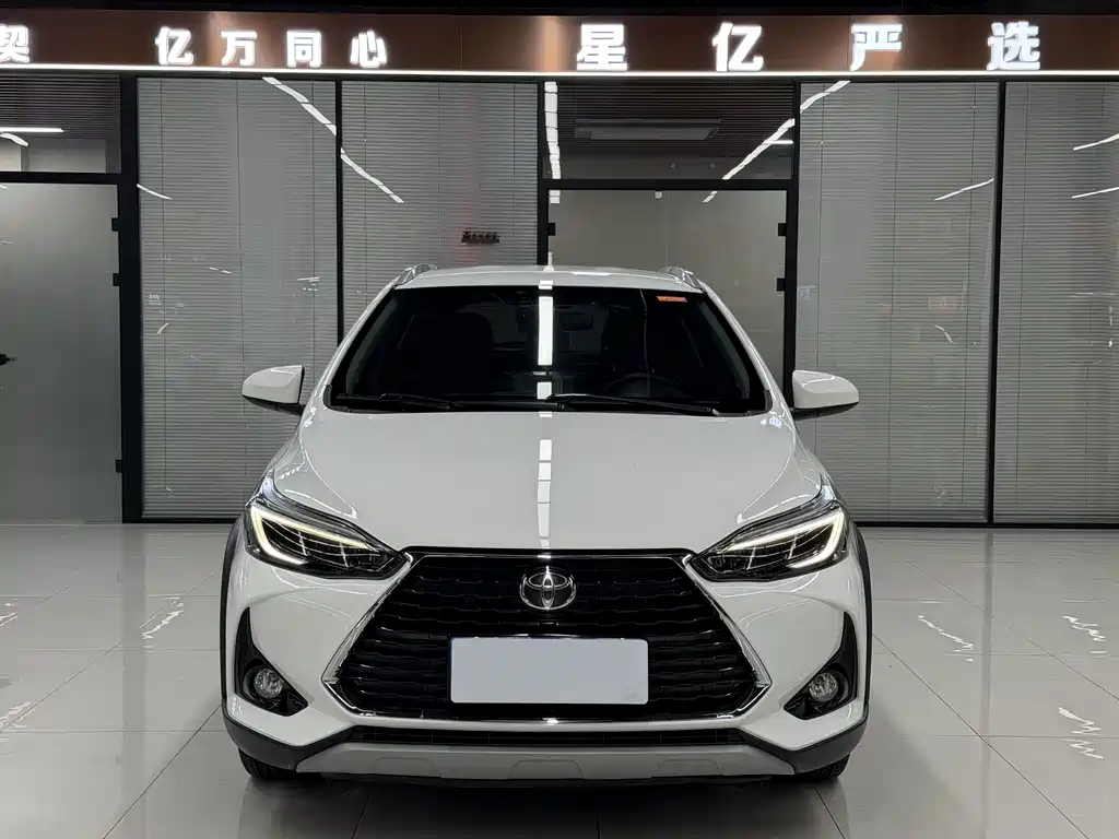Toyota Yaris L 2023