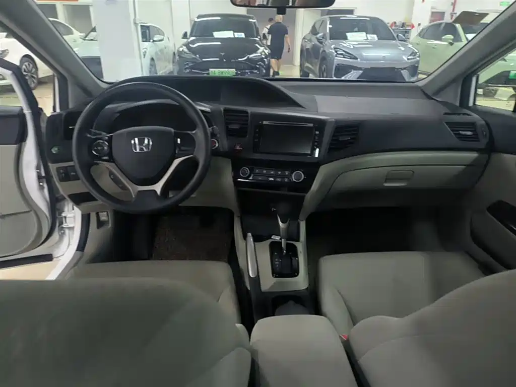 Honda Civic 2015 — фото 10