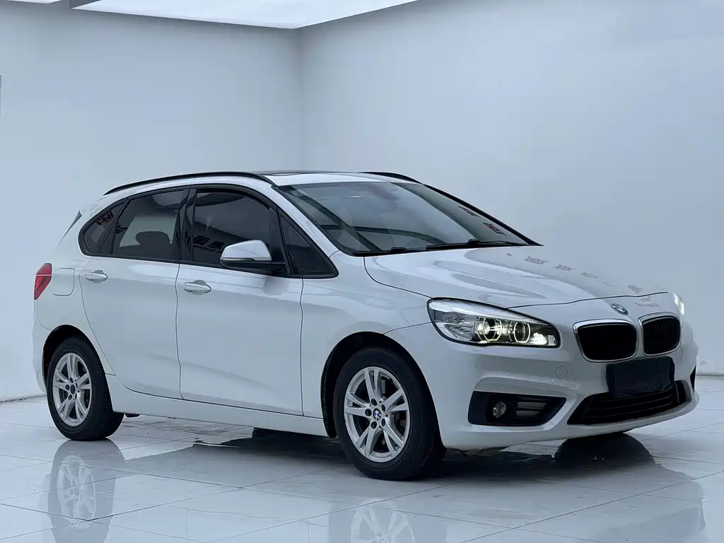 BMW 2 Series Active Tourer 2016 — фото 3