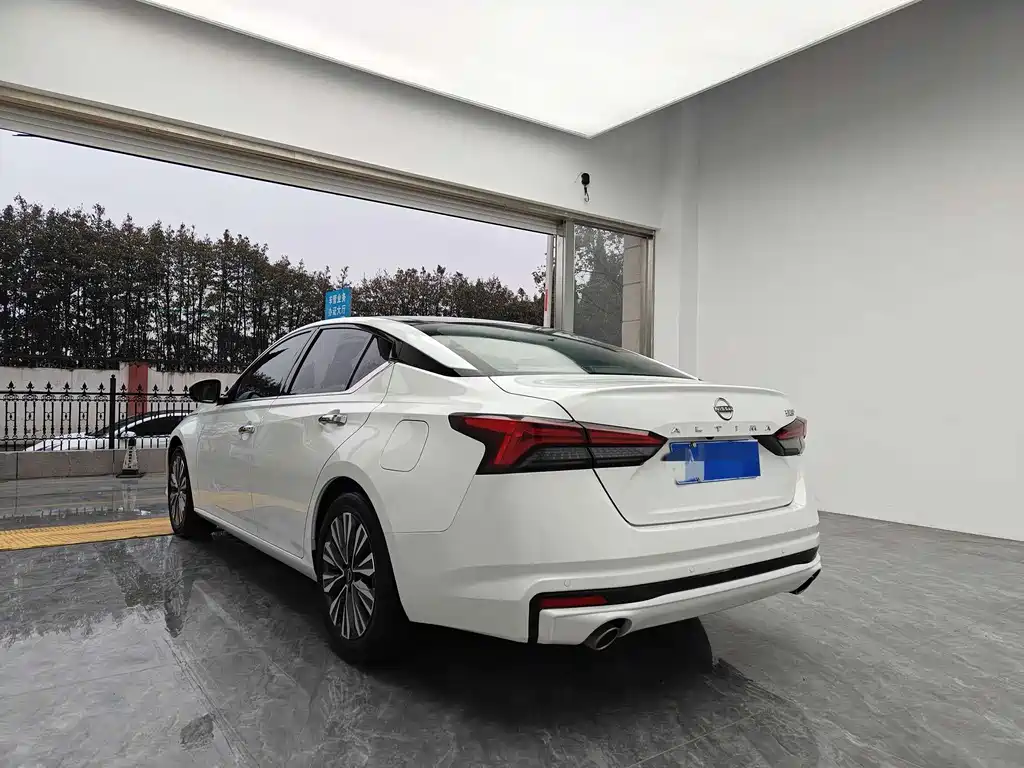 Nissan Teana 2023