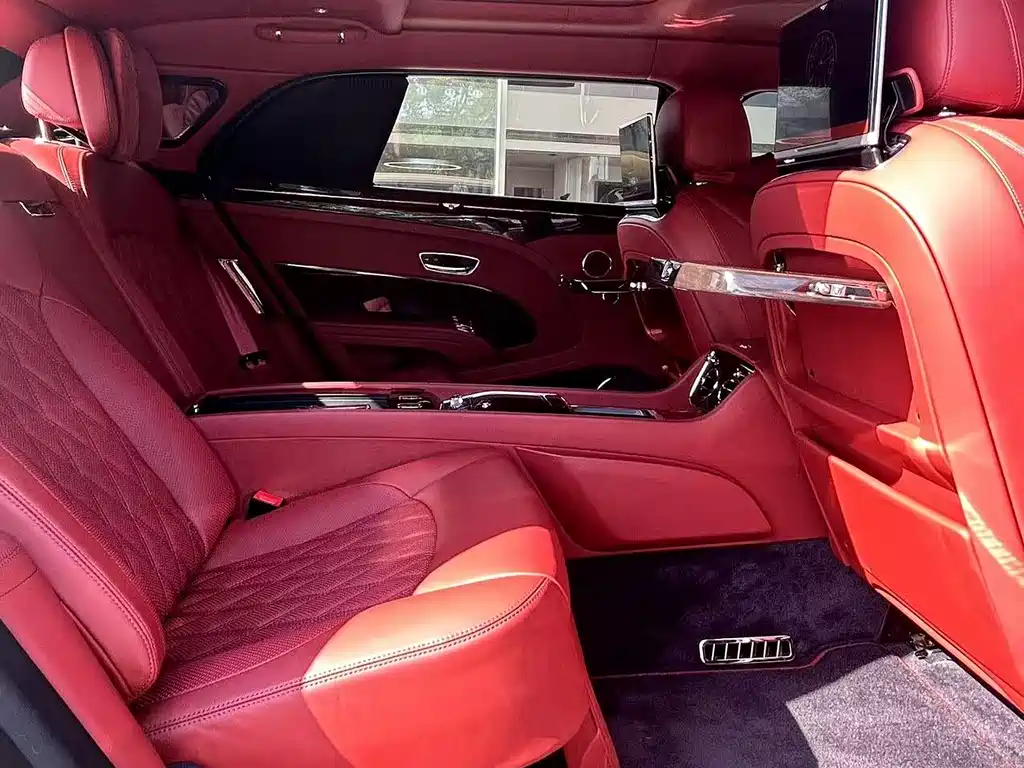 Bentley Mulsanne 2019 — фото 18