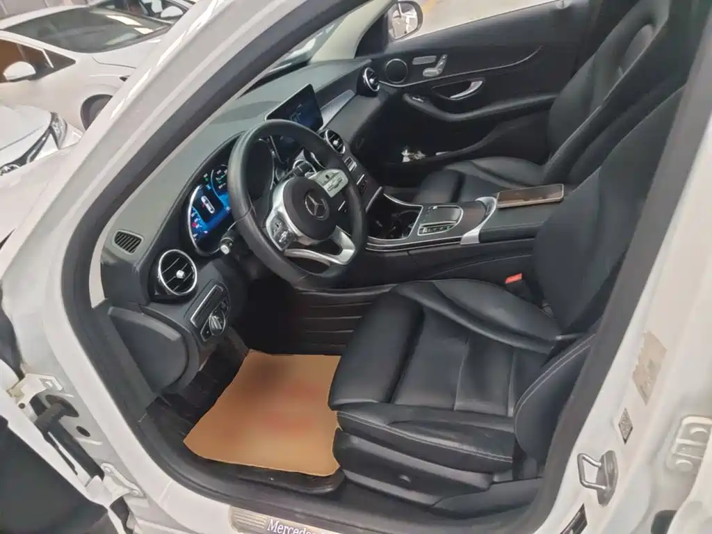 Mercedes-Benz C-Class 2020 — фото 15