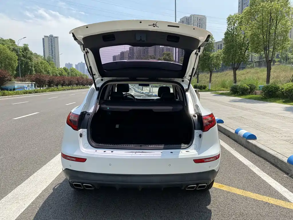 Zotye SR9 2017 — фото 13