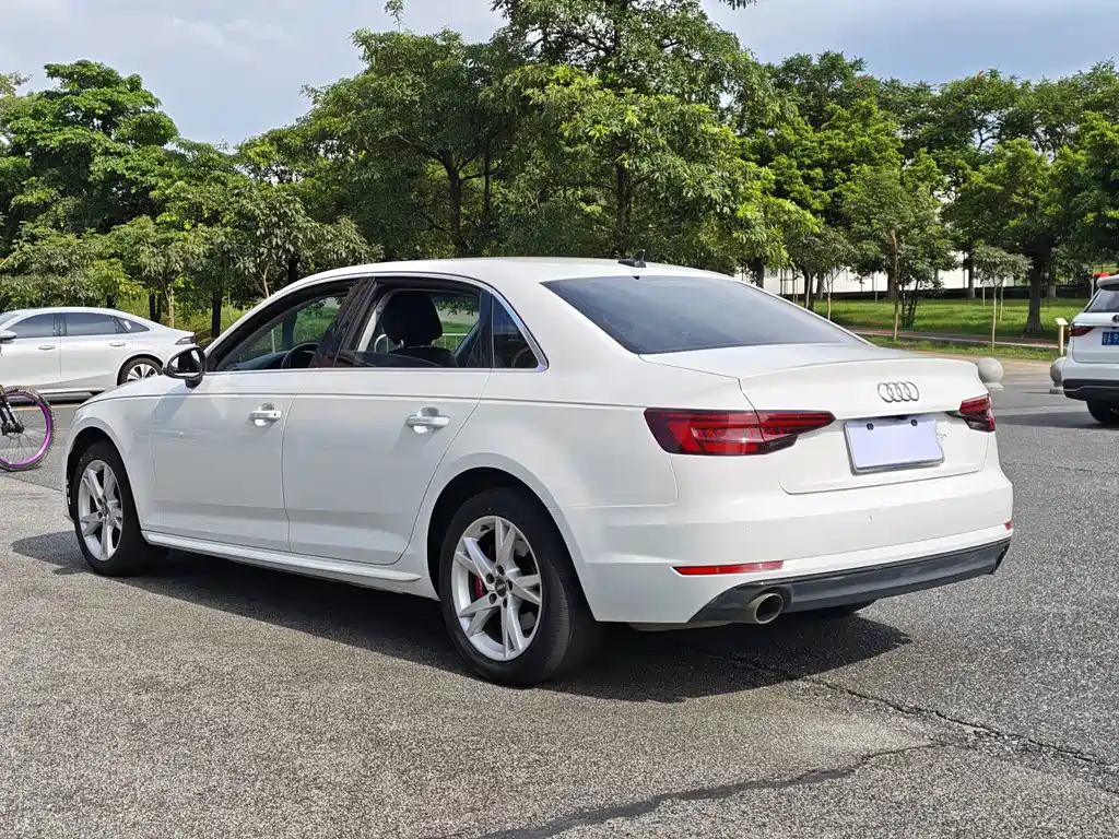 Audi A4L 2018 — фото 15