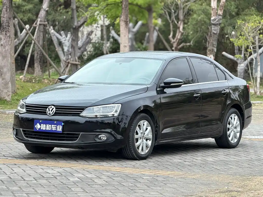 Volkswagen Sagitar 2013