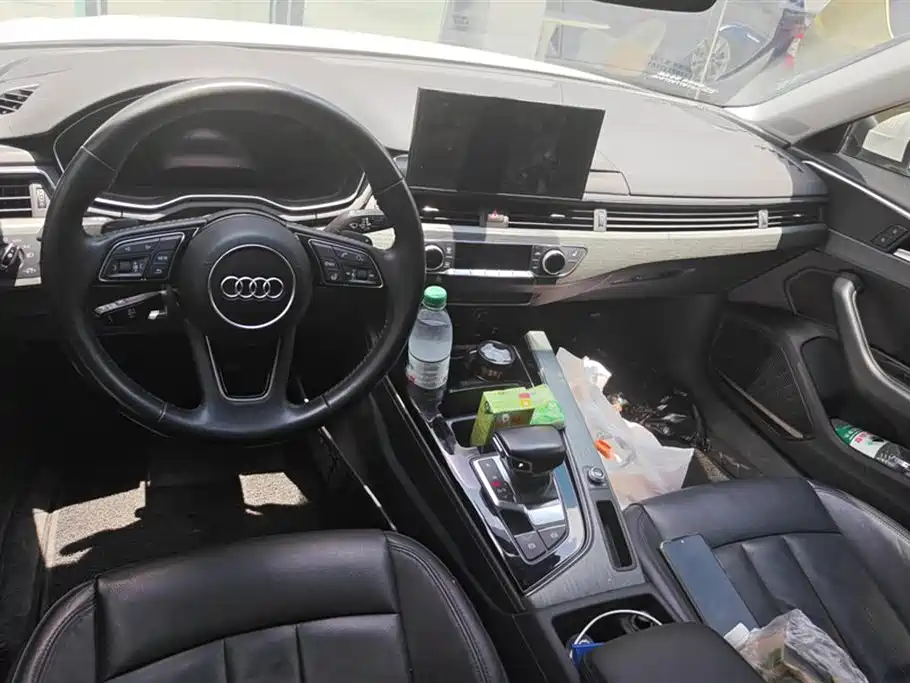 Audi A4L 2017 — фото 12