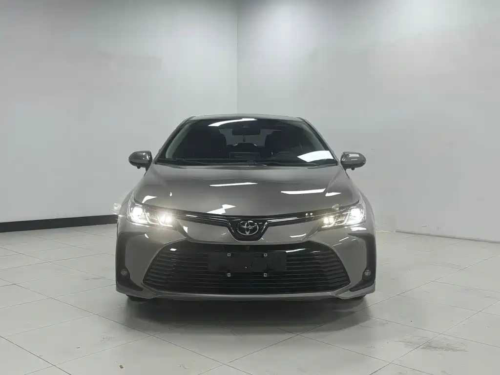 Toyota Corolla 2023 — фото 2