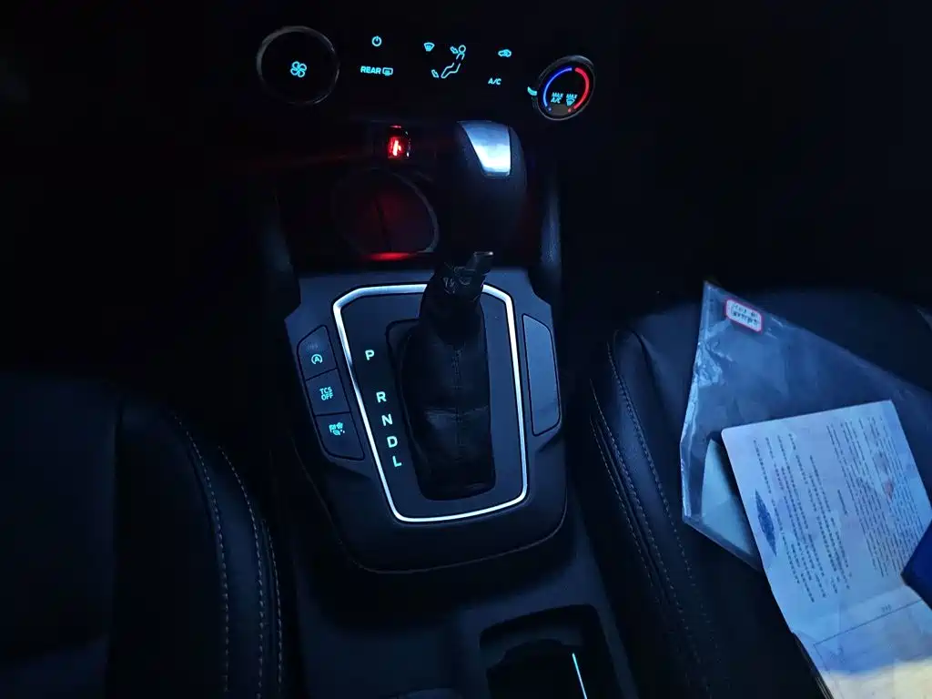 Ford Focus 2019 — фото 15