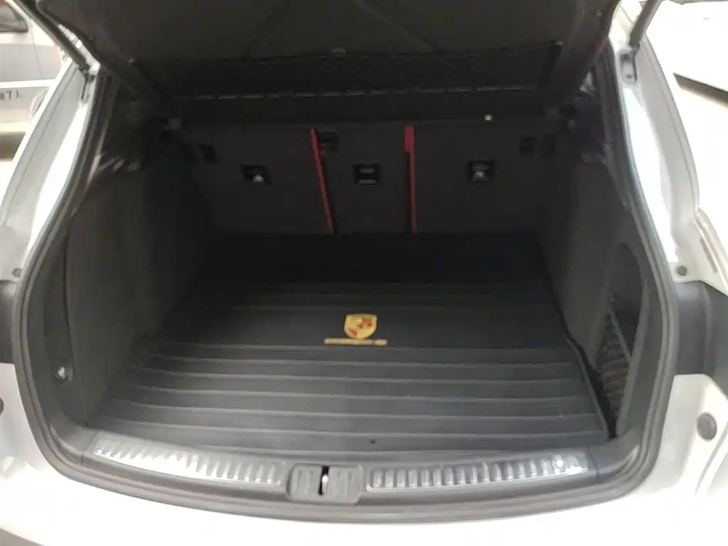 Porsche Macan 2017 — фото 19
