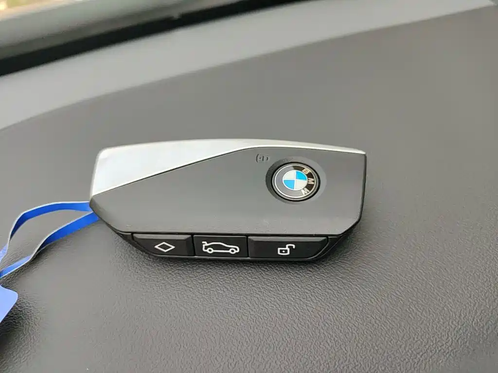 BMW i5 2025 — фото 9