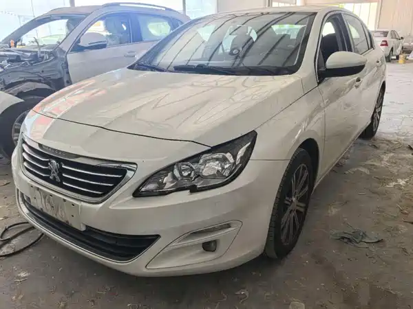 Peugeot 408 2016