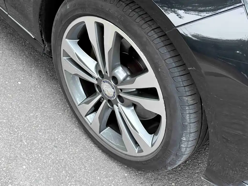 Mercedes-Benz E-Class 2014 — фото 16