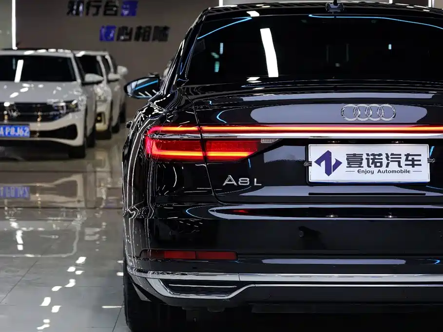 Audi A8 2020 — фото 8