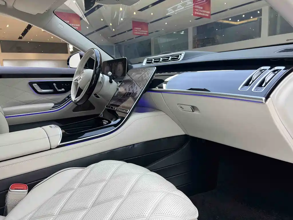 Mercedes-Benz S-Class 2025