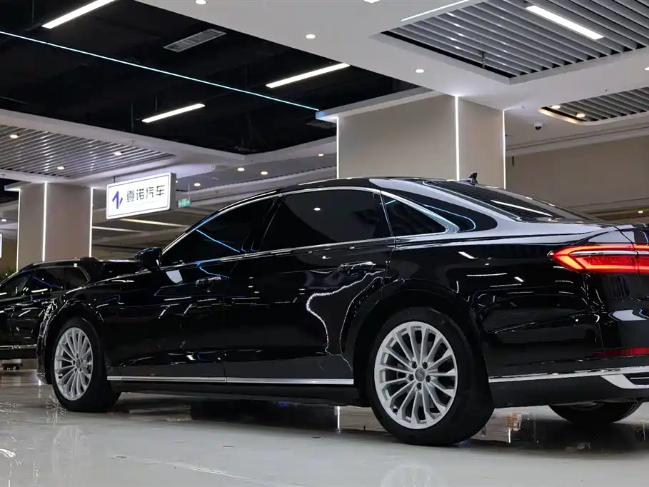 Audi A8 2020 — фото 13