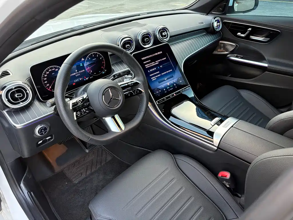 Mercedes-Benz C-Class 2025