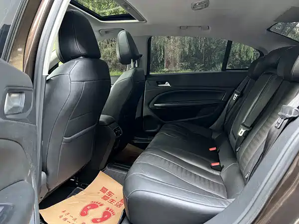 Peugeot 408 2016