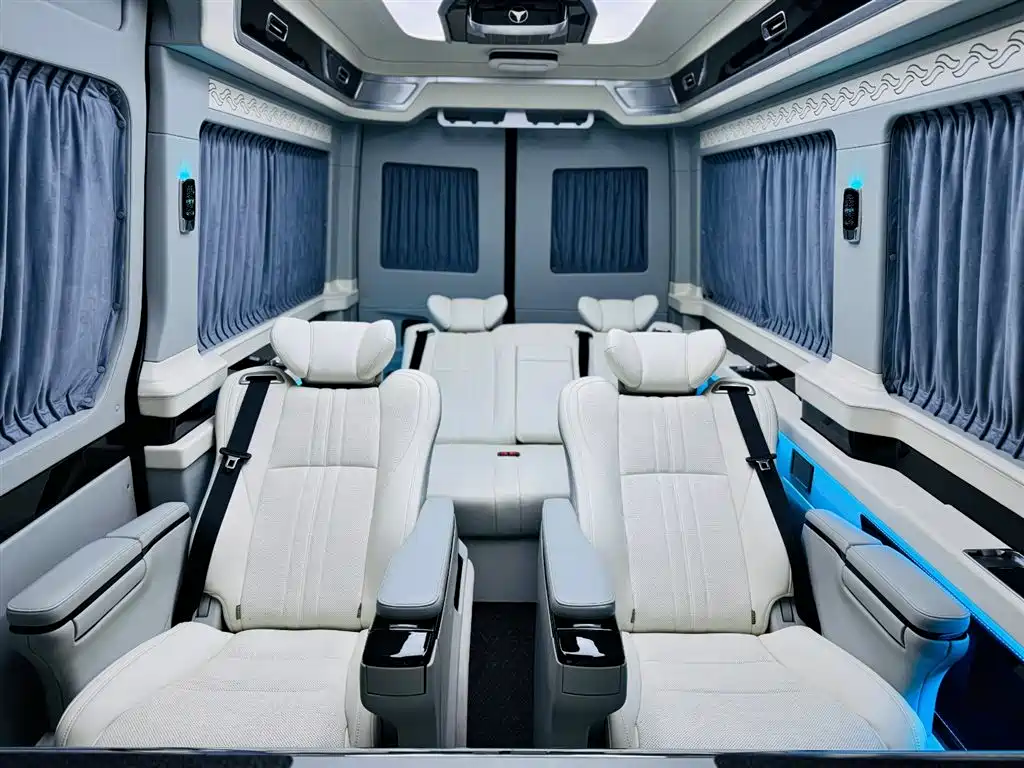 Mercedes-Benz Sprinter 2023 — фото 10