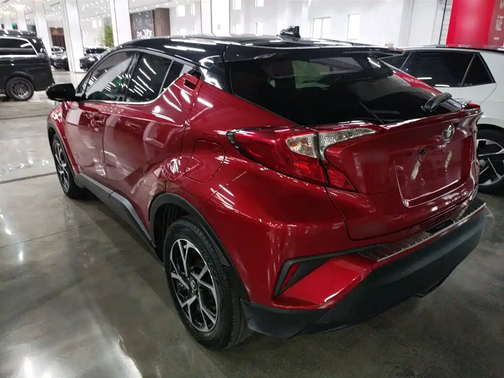 Toyota C-HR 2020 — фото 23