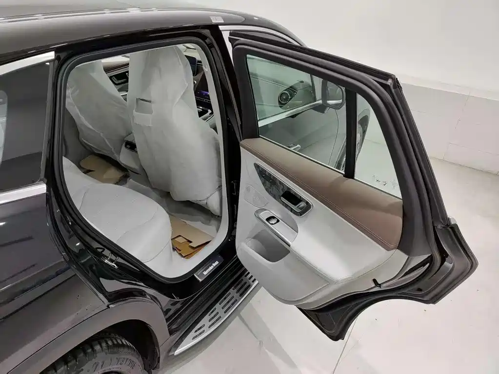 Mercedes-Benz EQE SUV 2025 — фото 19