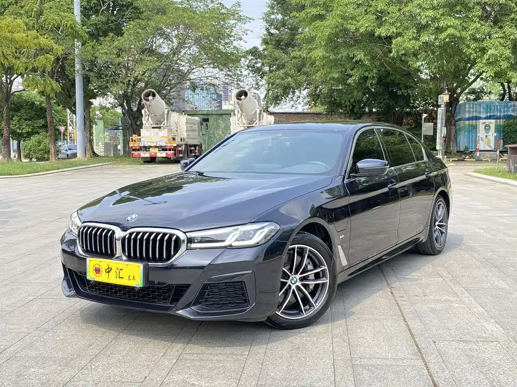 BMW 5 Series New Energy 2022 — фото 1