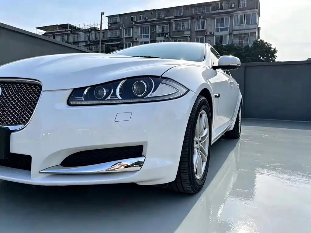 Jaguar XF 2015 — фото 7