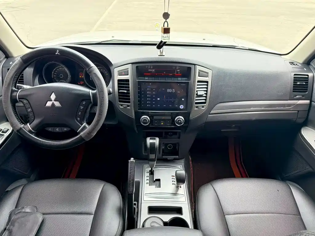 Mitsubishi Pajero 2020