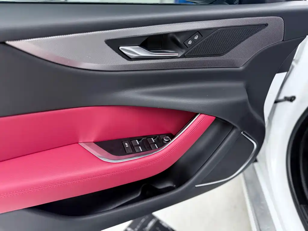 Jaguar XEL 2023 — фото 15