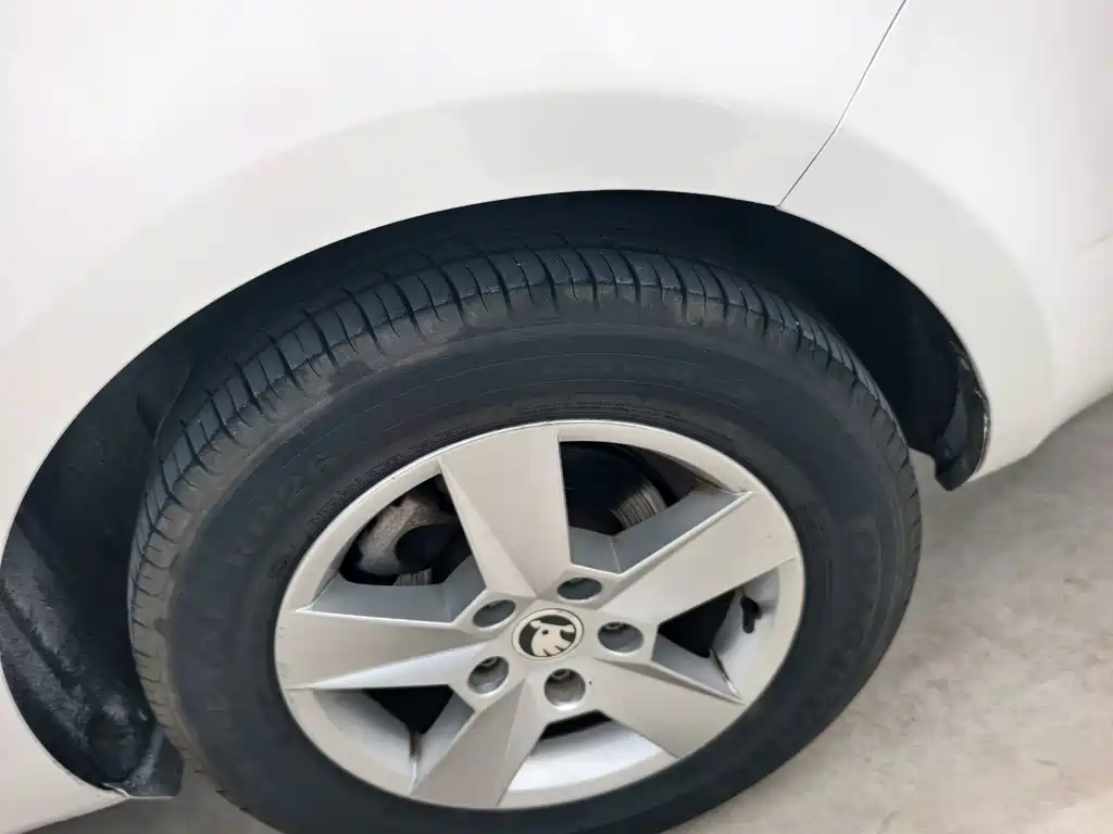 Skoda Octavia 2018 — фото 12
