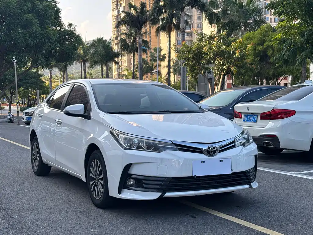 Toyota Corolla 2018 — фото 3