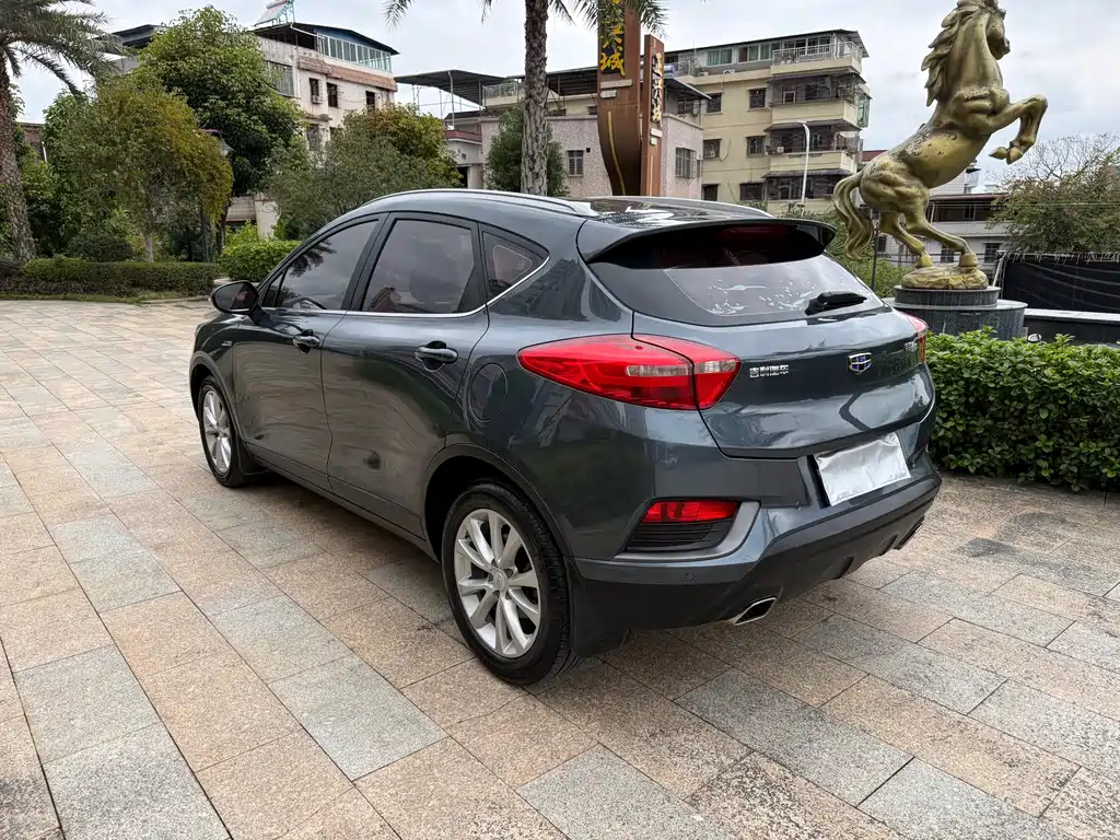 Geely Emgrand GS 2018 — фото 11