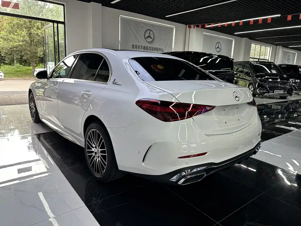 Mercedes-Benz C-Class 2024