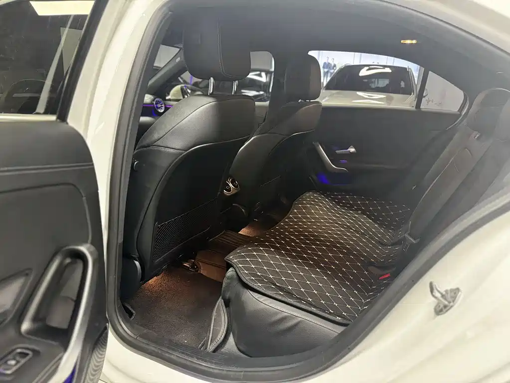 Mercedes-Benz A-Class 2023 — фото 13