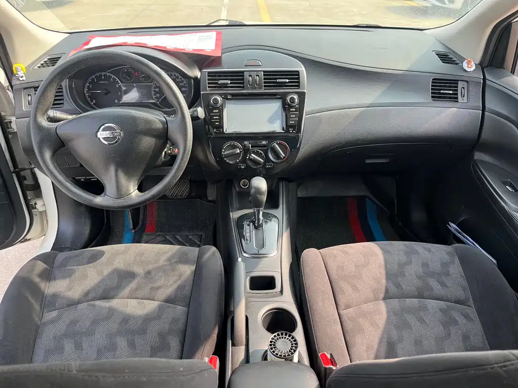 Nissan Tiida 2015 — фото 9