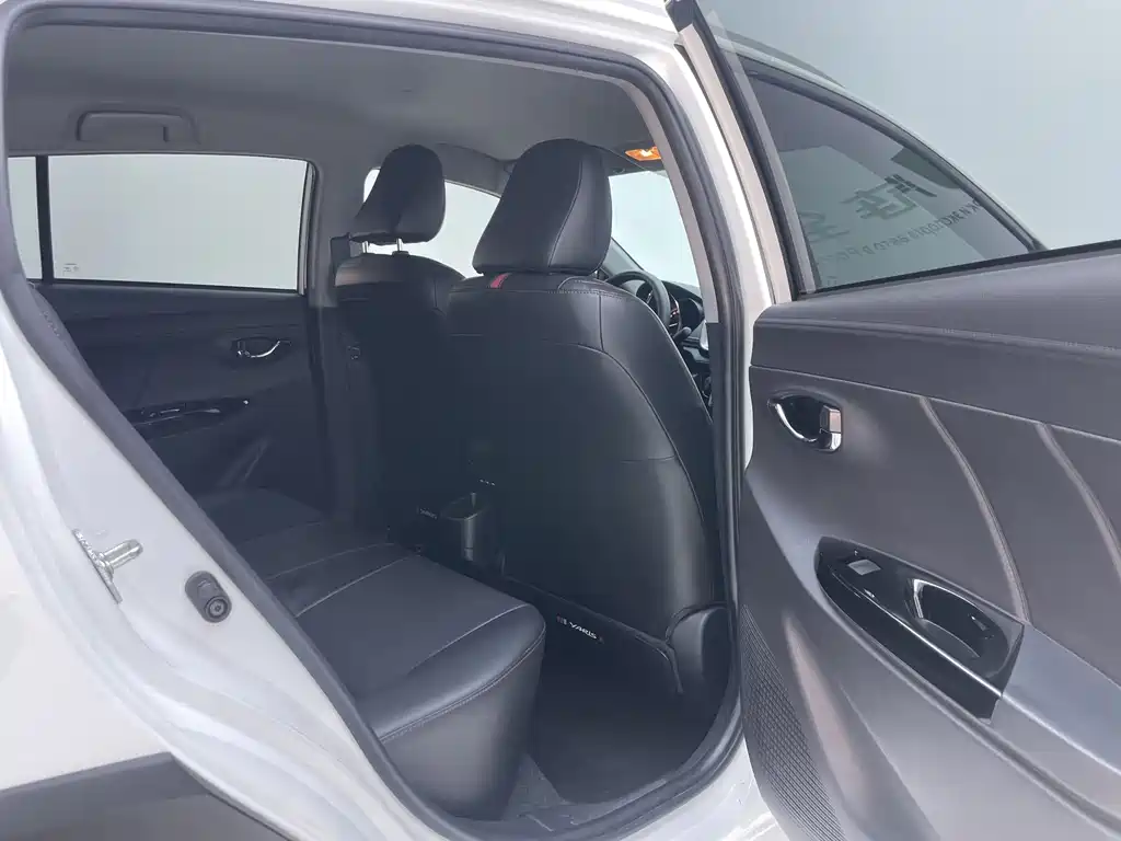 Toyota Yaris L 2023 — фото 29