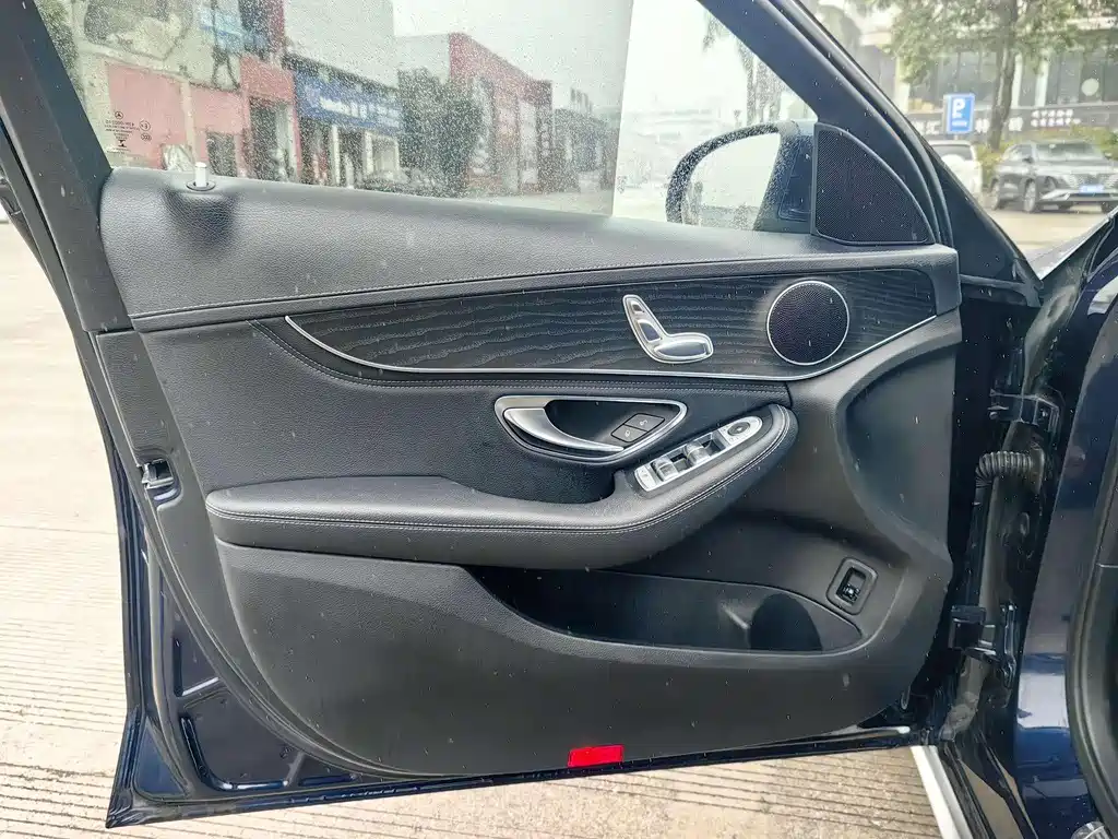 Mercedes-Benz C-Class 2017 — фото 13