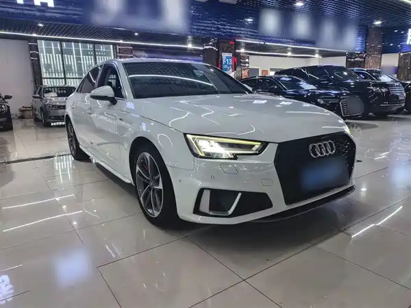 Audi A4L 2018