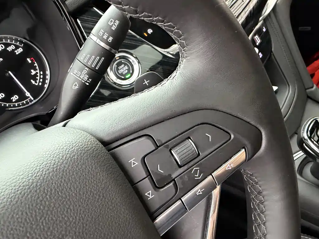 Cadillac XT6 2022 — фото 13